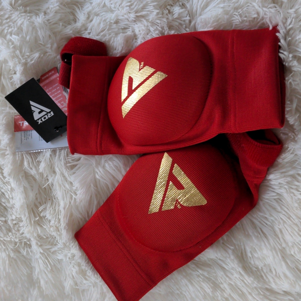 NWT Elbow Pads RDX